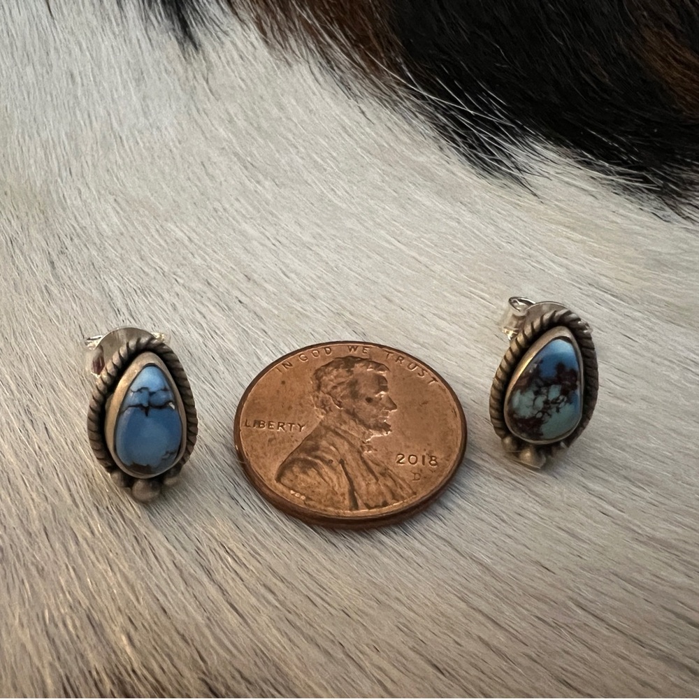 ❤️ Golden Hills Turquoise Navajo Style Matte Teardrop Sterling 925 Stud Earrings - Picture 5 of 13